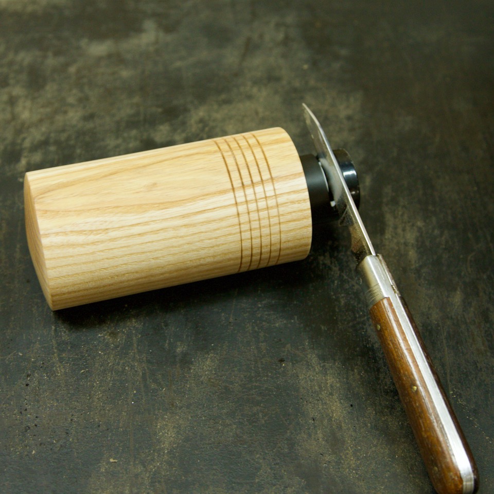 Messerschärfer von Joachim Kühn